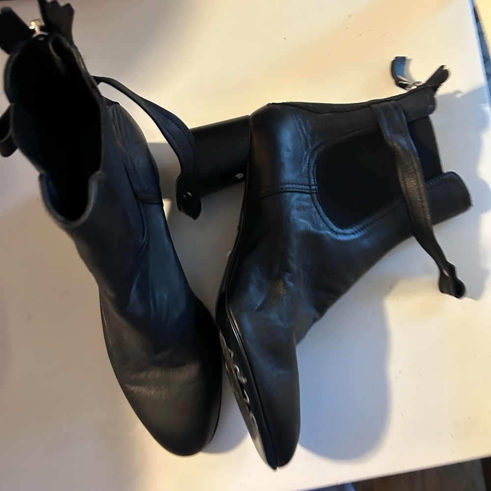 AGL booties
